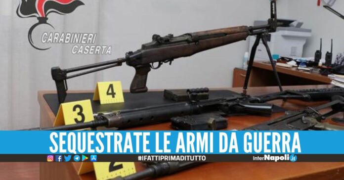 Mitra e fucili scovati nel Casertano, tutto nascosto nella cabina Enel