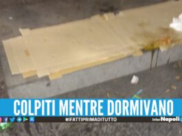 Follia a Napoli, lanciano uova e gavettoni contro i senzatetto