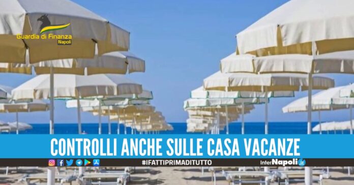Lido abusivo sequestrato a Bacoli, sgomberati lettini e sedie