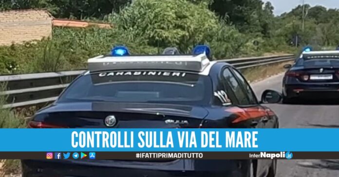 Inseguimento sul litorale Domizio, beccato con droga e contanti