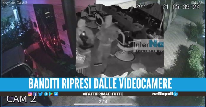 Nuovo furto con 'spaccata' in una barberia, raid a Casavatore