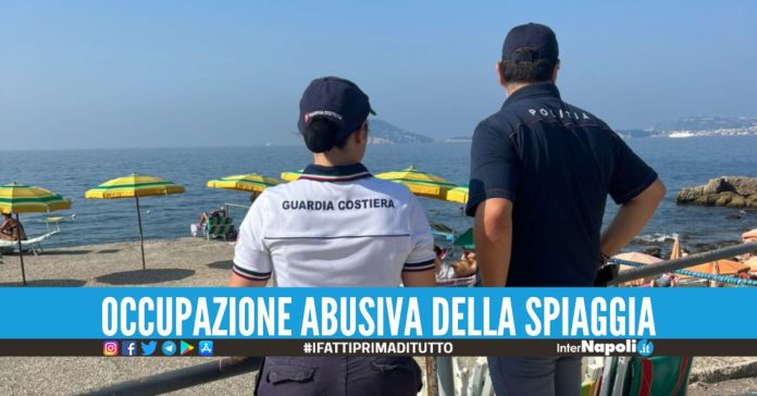 Lettini e sdraio sequestrati a Pozzuoli, blitz sui lidi del Lungomare