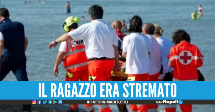 Foto di repertorio, salvataggio mare