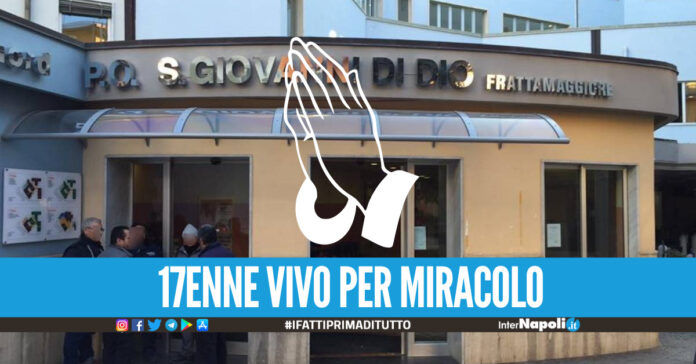 Grave dopo un incidente, i medici dell'ospedale di Frattamaggiore salvano la vita a un 17enne