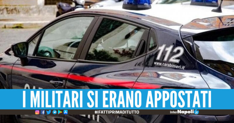 Spaccio fuori la scuola a Pozzuoli, carabinieri insospettiti dal via vai: 3 arresti