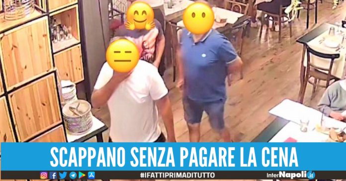 Tre clienti vanno via senza pagare la cena al ristorante.