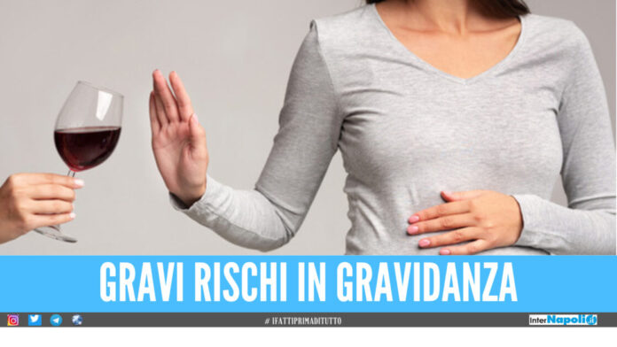 Il consumo di alcol in gravidanza è rimasto una preoccupazione. Gli esperti ribadiscono che non esista una dose che sia priva di rischi.