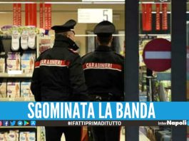 Rapinano un supermercato in via Campana a Pozzuoli, arrestati 2 giovani