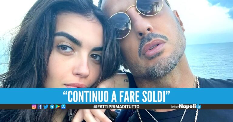 Fabrizio Corona è libero e lascia l'Italia con la sua fidanzata
