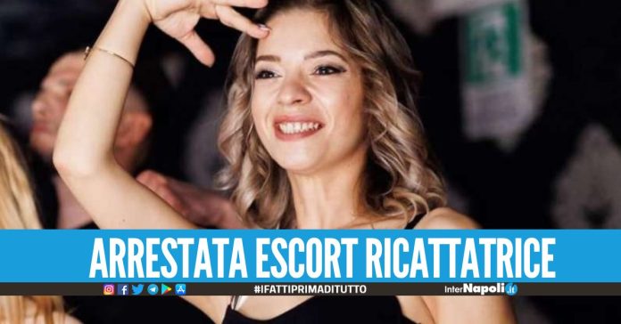 Escort ricatta noto manager, oltre 100 mila euro di estorsione l'aveva conosciuta su Bakeka Incontri