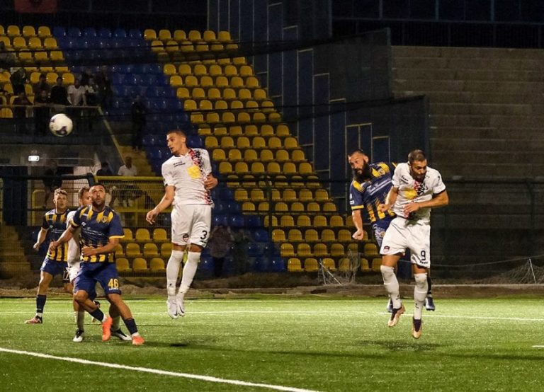 Serie C - Girone C: il punto della 1^ giornata di campionato. Giugliano e Turris si aggiudicano i derby con Sorrento e Benevento, vince anche la La Juve Stabia, cade l'Avellino