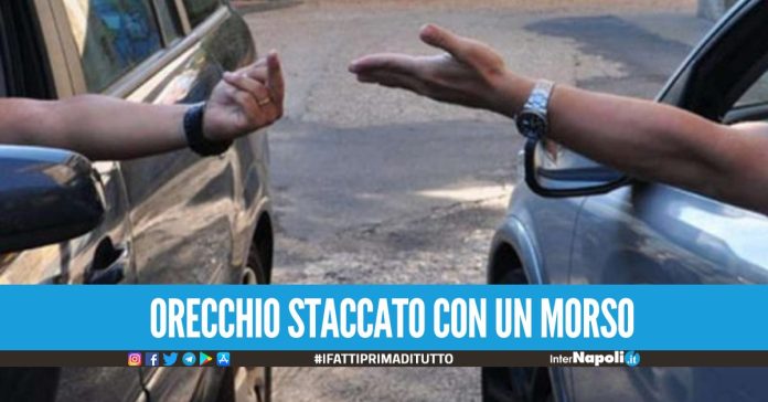 Lite tra ragazzi a Positano per una ragazza, stacca l'orecchio con un morso al rivale in amore