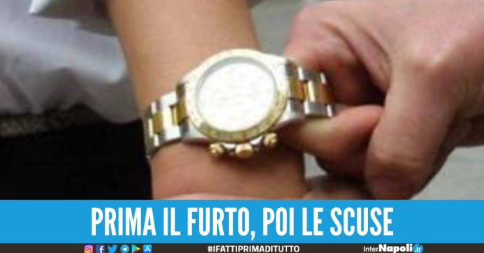 turisti francesi scippati napoli ladri si pentono