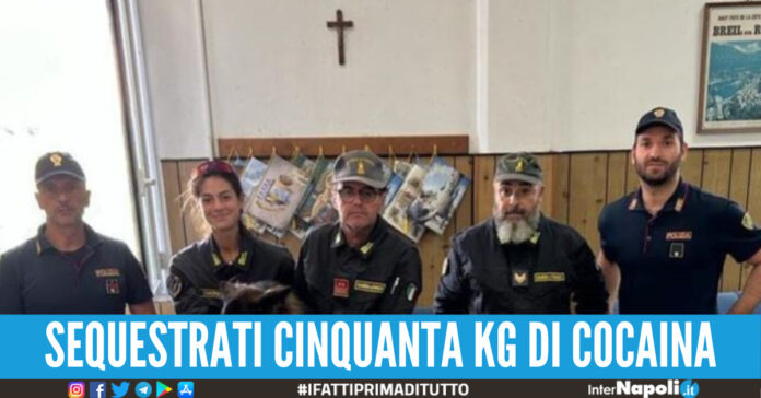 Cinquanta kg di cocaina nascosti nei fusti di detersivo, operazione antidroga andata a buon fine a Ventimiglia