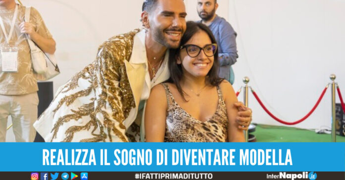 Paola non si lascia abbattere dalla sua disabilità e realizza il sogno di diventare modella.