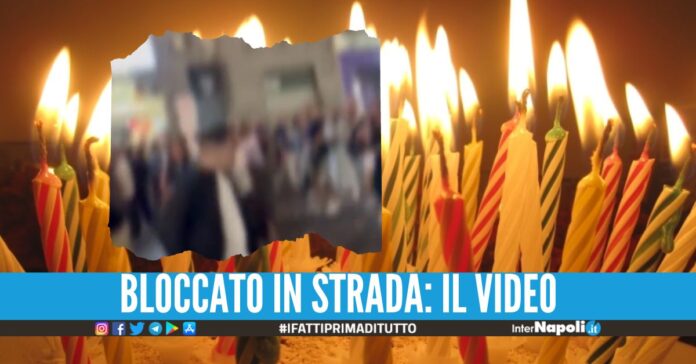 Spara a 14 anni per festeggiare il suo compleanno, paura a Napoli video