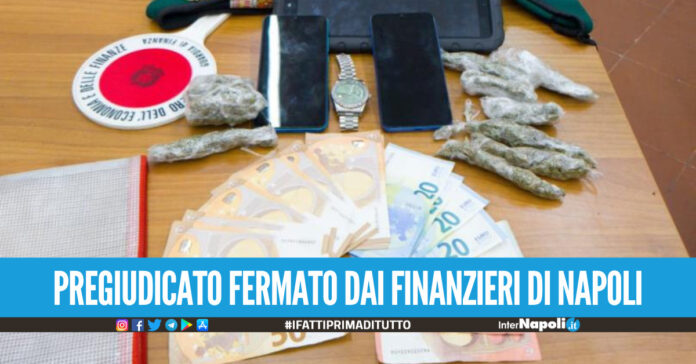 Soldi, rolex, droga e cellulari in auto: conducente di un'auto di lusso arrestato nel Napoletano