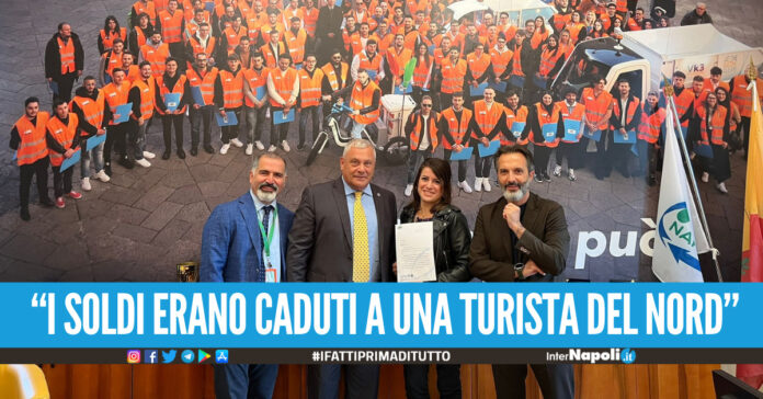 Encomio a Stefania, l'operatrice dell'Asìa raccolse i soldi caduti a turista a via Toledo