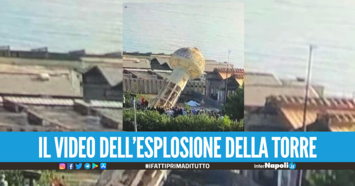Pozzuoli, abbattuta con la dinamite la torre dell'ex stabilimento Sofer era a rischio crollo a causa del bradisismo