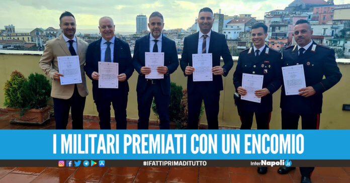 Rapina con i kalashnikov a Casavatore, premiati i carabinieri che arrestarono i malviventi