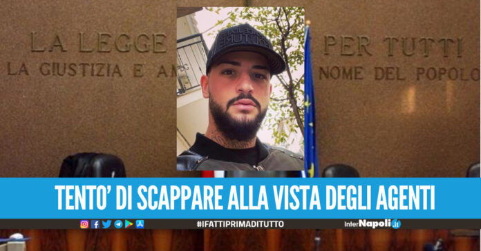 Sorpreso armato nella roccaforte del clan a Napoli, scarcerato