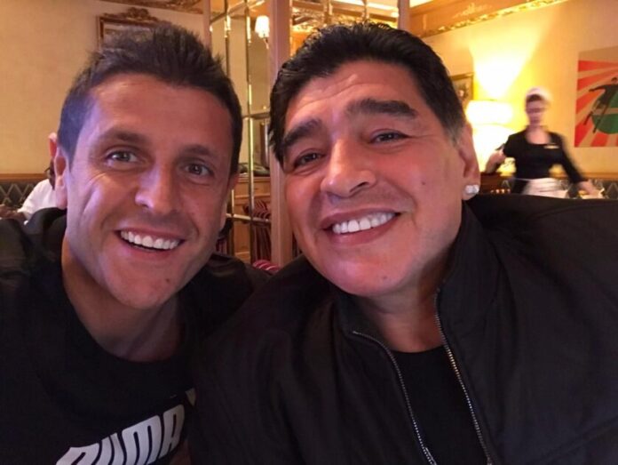 Maradona, il ricordo nel giorno del compleanno: “D10S La noche de Diego” 