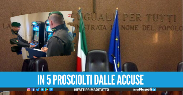 Accusati di ricettazione per aver aiutato un imprenditore di videopoker 5 assolti a Frattamaggiore