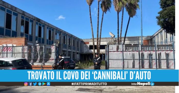 Scoperto un nascondiglio di auto rubate, blitz ad Arzano.  I carabinieri della locale tenenza hanno trovato in un locale abbandonando