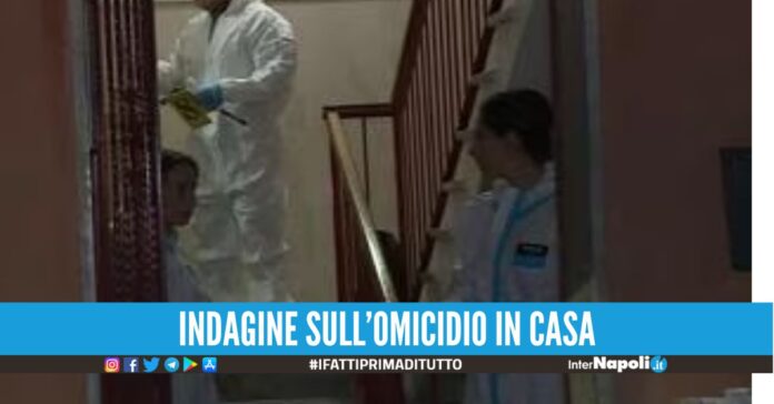 Mario ucciso in casa a Napoli, vittima accoltellata al volto e alla faccia