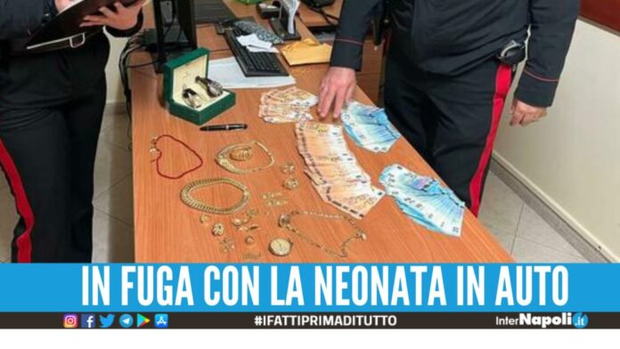 Tenta la fuga in auto verso Giugliano, nascondeva oro e 8mila euro in contanti