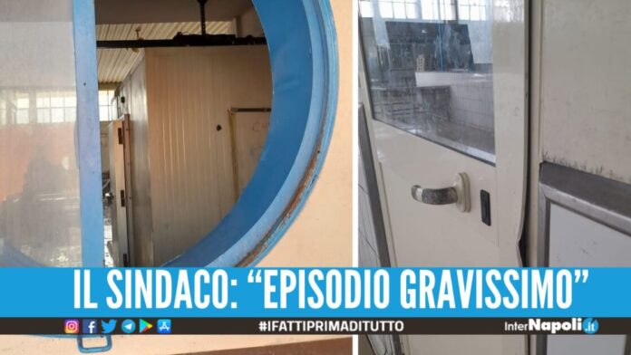 Raid nel mercato ittico di Mugnano, rubati soldi e vandalizzati i box