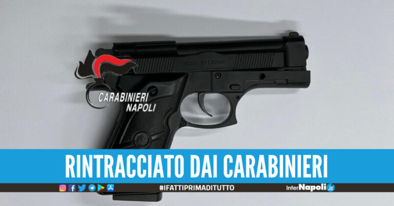 Tenta di rapinare una ragazza con la pistola a giocattolo, 13enne fermato a Napoli
