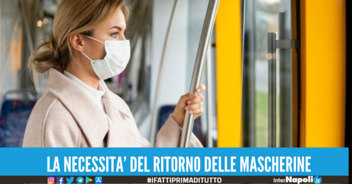 Gli esperti confermano che è il caso di indossare le mascherine per evitare i contagi covid.