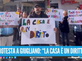 Sgombero di via Bosco a Casacelle, famiglie in protesta a Giugliano: "Aiutateci, non esistiamo solo per votare"