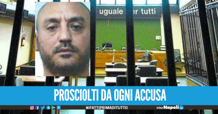Debitori costretti a scappare da Napoli, assolti il boss D’Amico e il ras Acampa