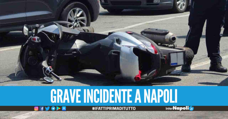 Incidente in scooter a Via Marina, 54enne dei Quartieri Spagnoli grave in ospedale