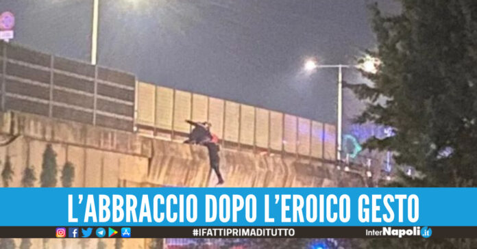 tenta il suicidio dal ponte della tangenziale