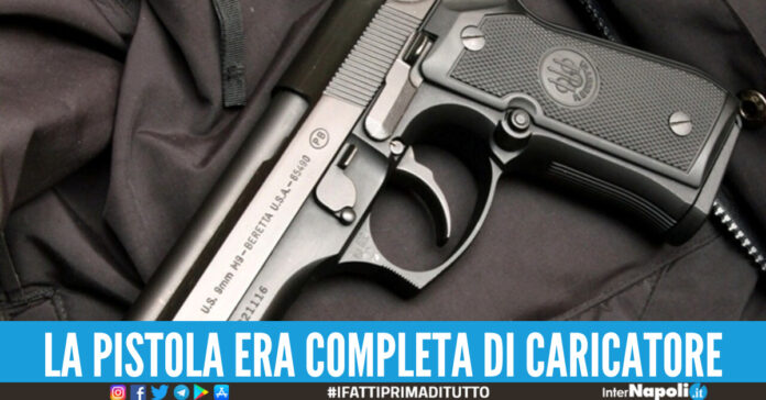 si ricovera con la pistola nello zaino caserta
