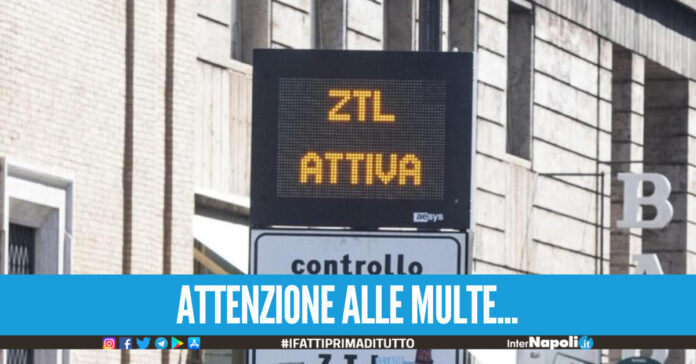 Napoli. Istituzione della ZTL 'Morelli, Filangieri, Mille' in vigore dall' 8 dicembre al 6 gennaio