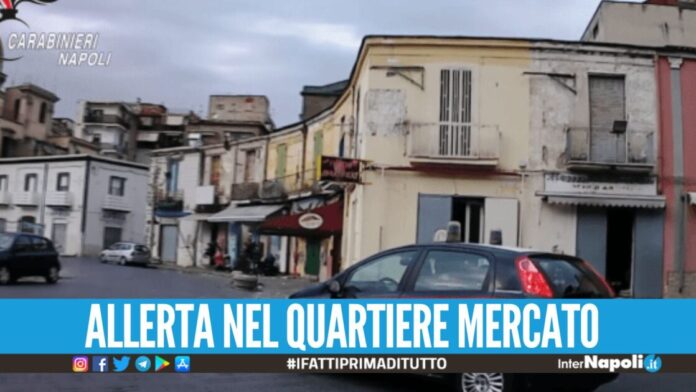 Paura a Napoli, sparano colpi di pistola contro una porta e una finestra