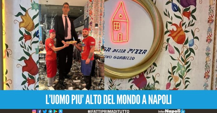 Sultan Kosen l'uomo più alto del mondo ha mangiato la pizza con l'ananas di Gino Sorbillo