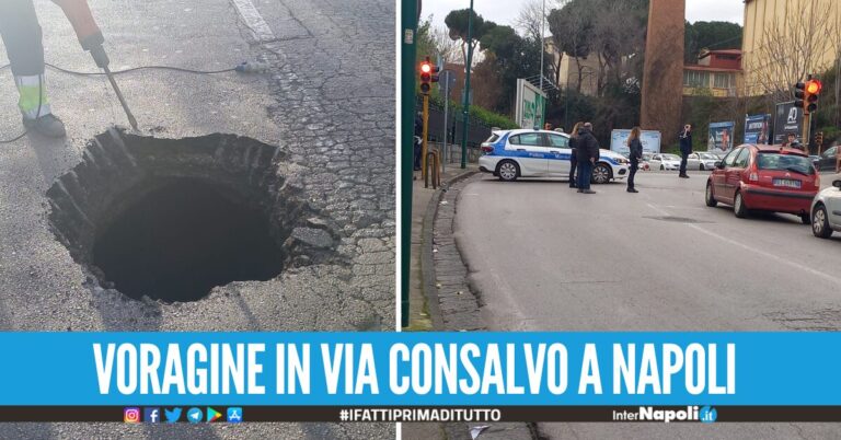 Voragine a Napoli, cede manto stradale a Fuorigrotta: disagi alla circolazione in via Consalvo
