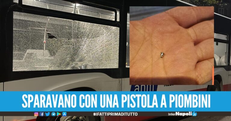 Dieci bus danneggiati a Napoli in 2 giorni, identificati gli autori: lo facevano per goliardia