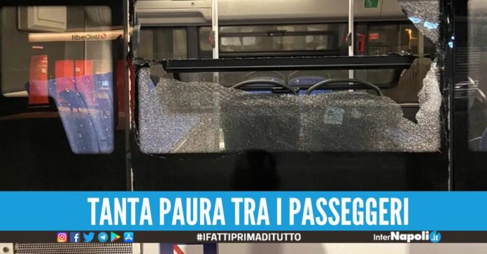 pietre autobus aversa