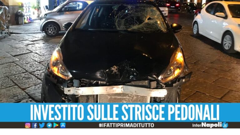 Investito da un’auto in corsa a Napoli sulle strisce pedonali, giovane studente in coma