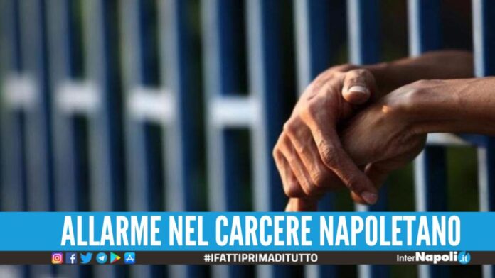 Giovane detenuto tenta di togliersi la vita a Poggioreale, fermato con le lenzuola al collo