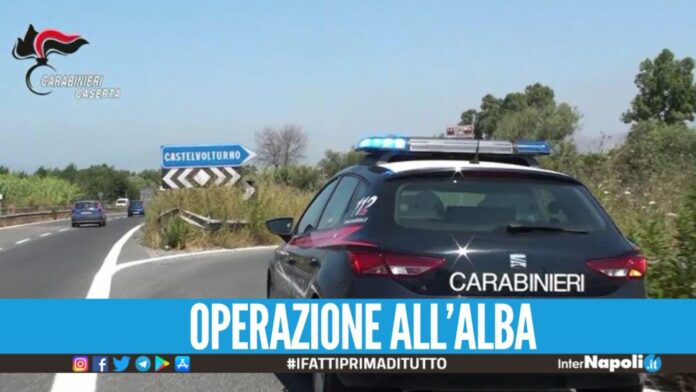 Blitz contro lo spaccio di droga a Castel Volturno, arresti e perquisizioni
