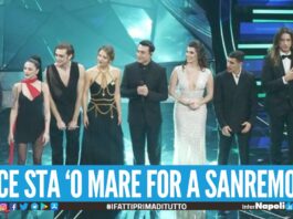 Il cast di 'Mare Fuori' sul palco del Festival di Sanremo testo contro la violenza sulle donne