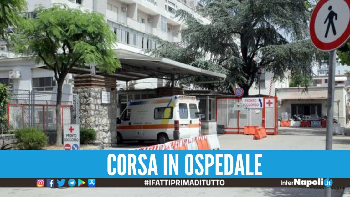 Parte Un Colpo Di Fucile Fuori Al Ristorante Ferito Giovane Di Ponticelli