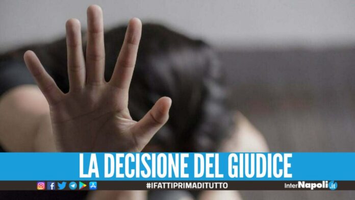 Perseguita la compagna in casa a Caivano, scarcerato un 40enne